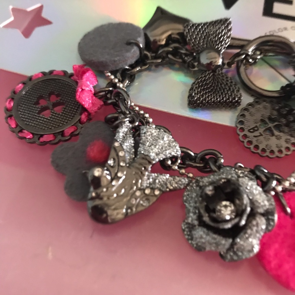 Betsey Johnson pink button charm bracelet B36 vtg
